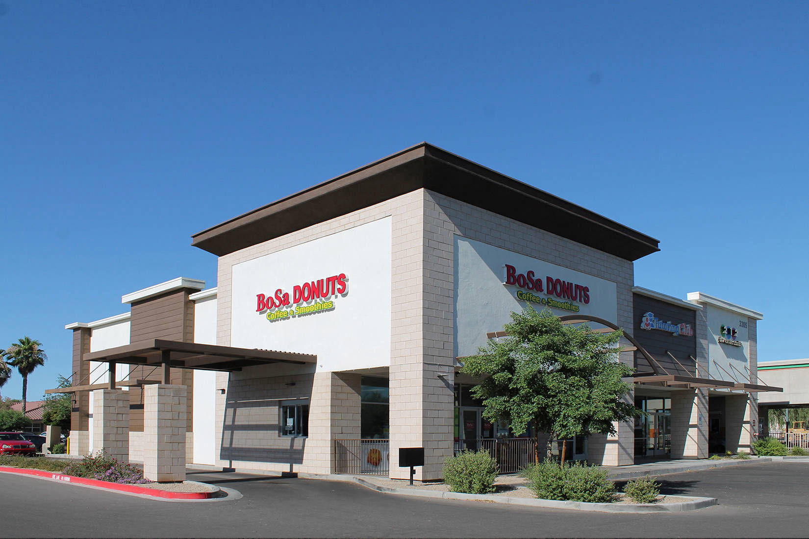 Bosa Donuts & Tenant Building, Gilbert AZ